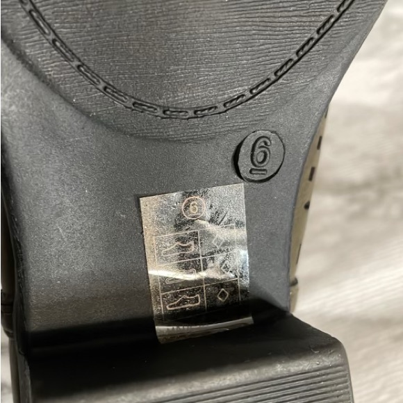 Mark and Maddux booties ,size 6. - Picture 4 of 8